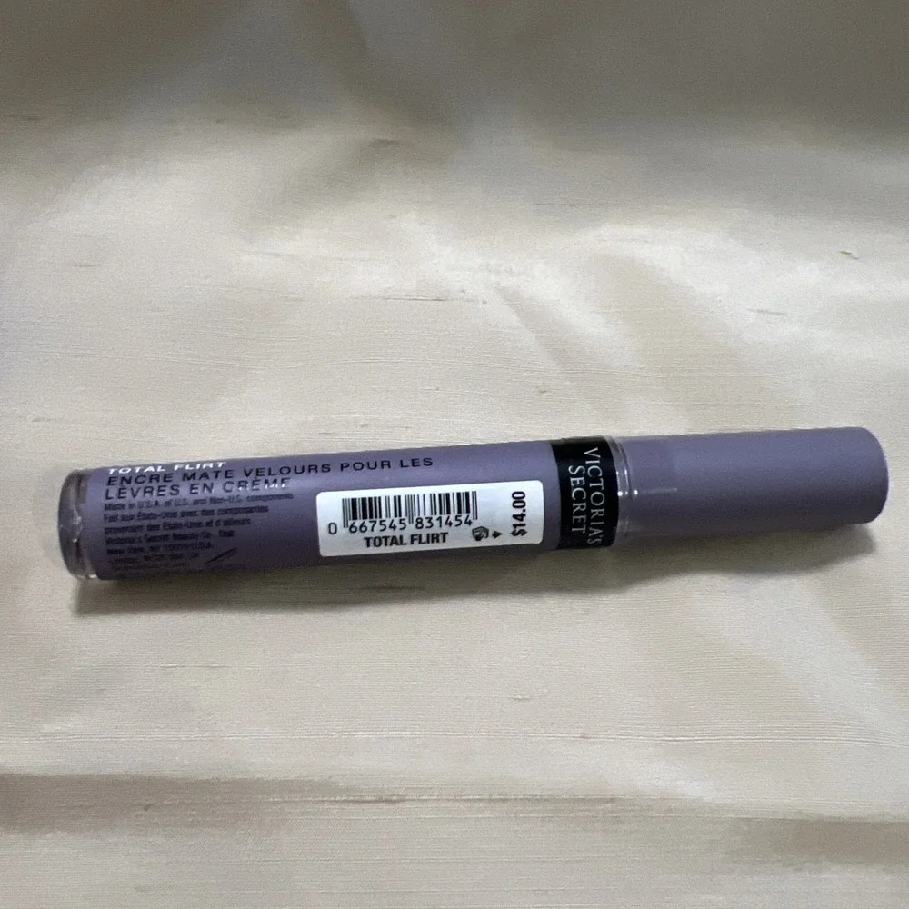 Victorias Secret Velvet Matte Cream Lip Stain Total Flirt Purple Mauve 3.1g NEW